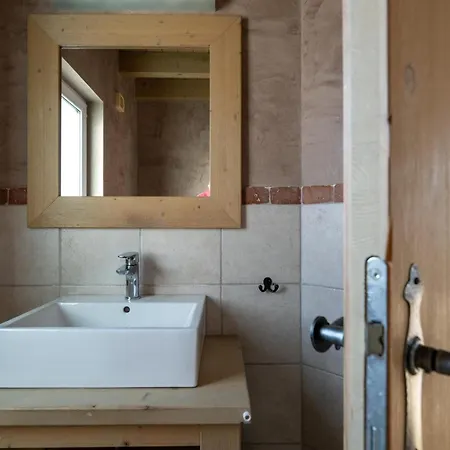 Bellavista With 8 Bedrooms, Private Pool And Sauna 빌라 프레멘투라