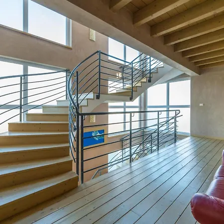 Bellavista With 8 Bedrooms, Private Pool And Sauna 프레멘투라