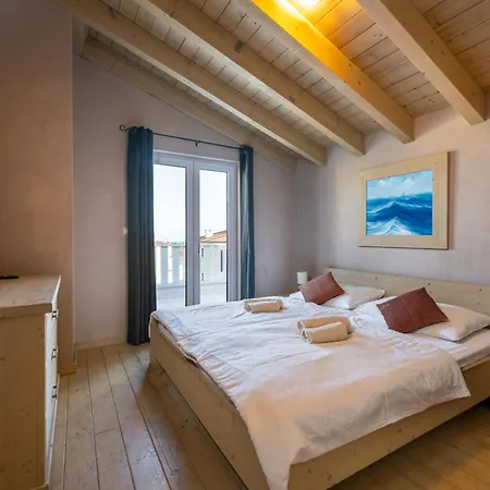 빌라 Bellavista With 8 Bedrooms, Private Pool And Sauna