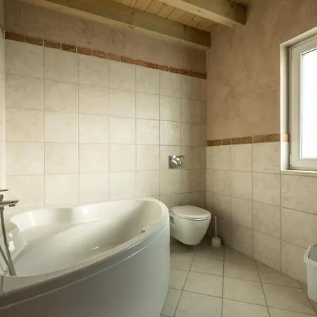 Bellavista With 8 Bedrooms, Private Pool And Sauna * 프레멘투라