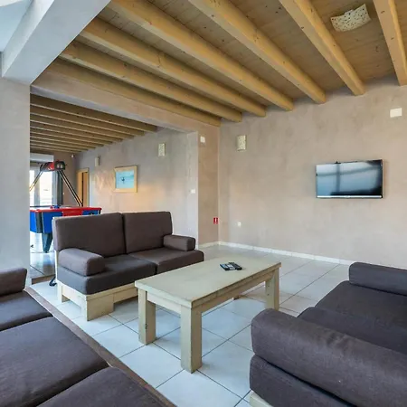 빌라 Bellavista With 8 Bedrooms, Private Pool And Sauna