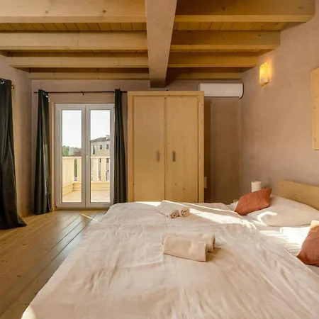 Bellavista With 8 Bedrooms, Private Pool And Sauna * 프레멘투라