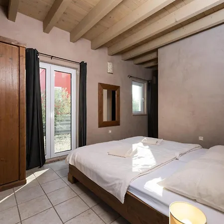 Bellavista With 8 Bedrooms, Private Pool And Sauna