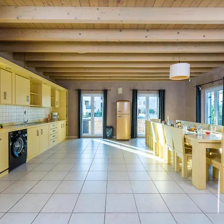 빌라 Bellavista With 8 Bedrooms, Private Pool And Sauna