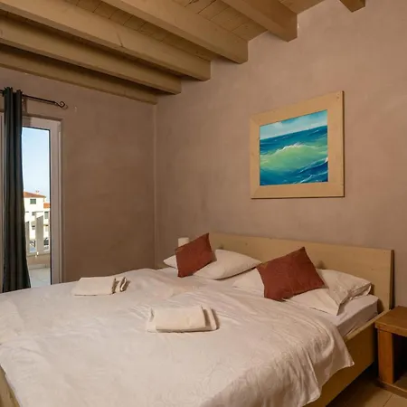 Bellavista With 8 Bedrooms, Private Pool And Sauna 빌라 *