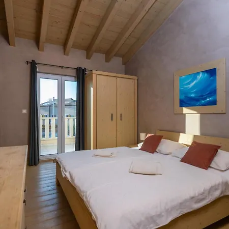 Bellavista With 8 Bedrooms, Private Pool And Sauna 빌라 프레멘투라