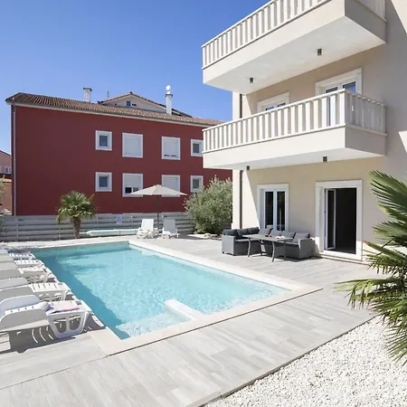 빌라 Bellavista With 8 Bedrooms, Private Pool And Sauna *