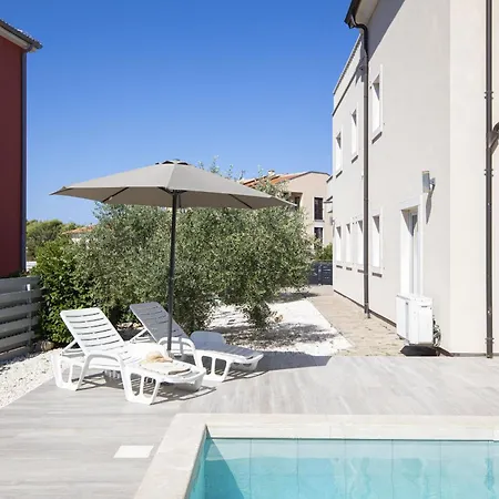 Bellavista With 8 Bedrooms, Private Pool And Sauna