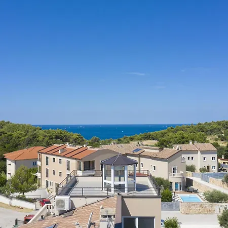 Bellavista With 8 Bedrooms, Private Pool And Sauna *